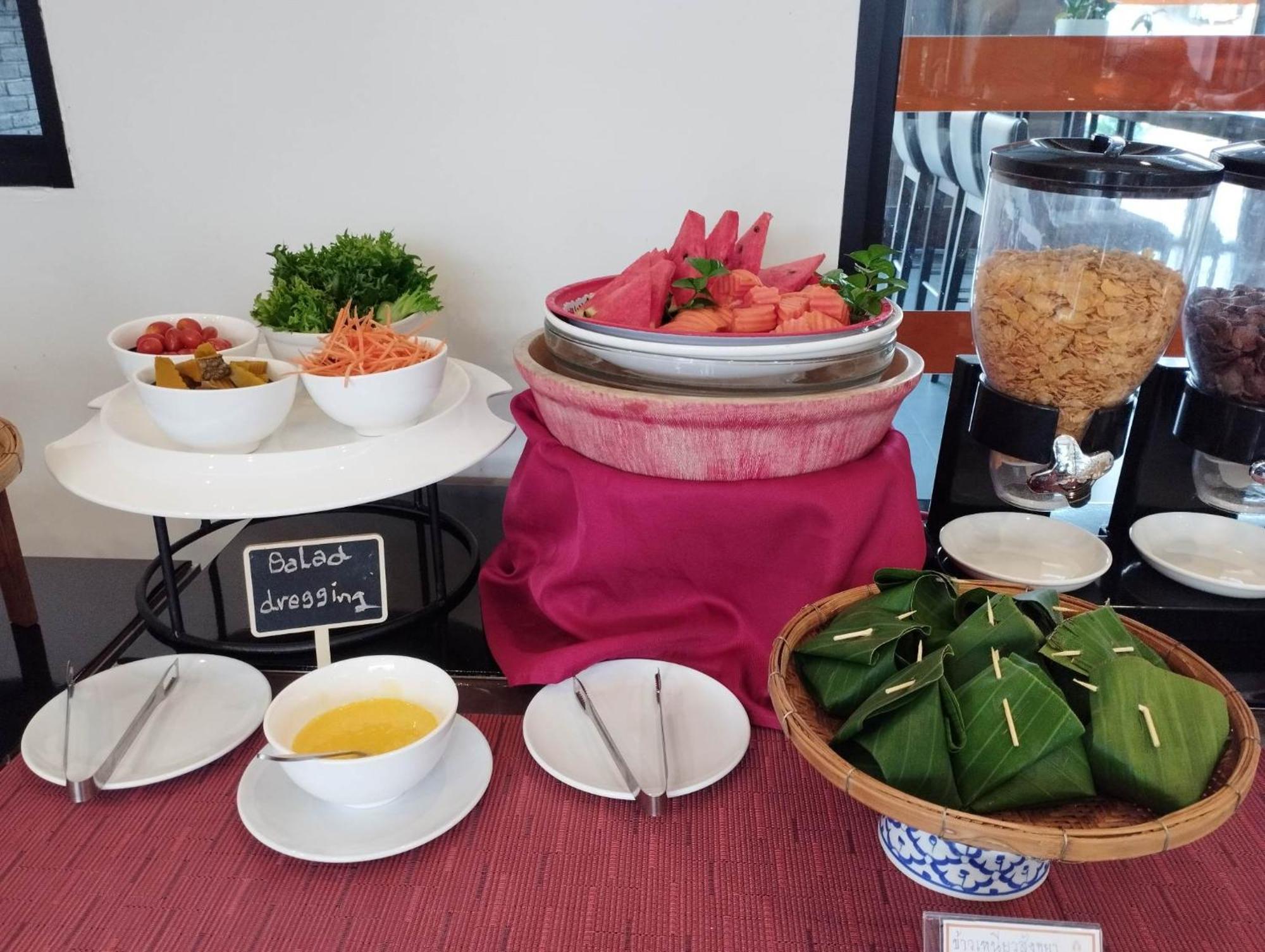 Emmaline Hotel Nan Luaran gambar