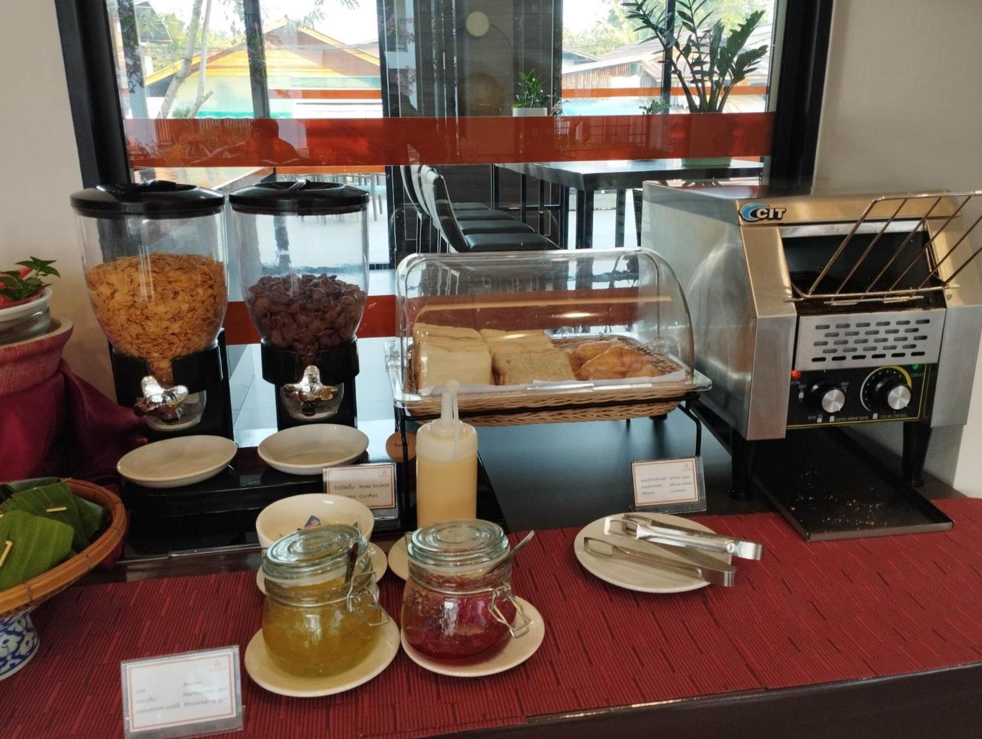 Emmaline Hotel Nan Luaran gambar